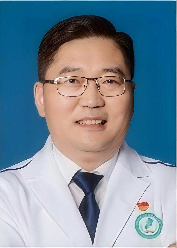 张飞 职称:党委副书记、总院长