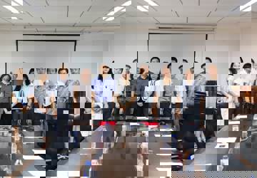 7月15日，我院在中心实验室二楼举行与刘润华女士科研合作签字仪式