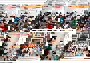 8月7日，我院开展“敬老文明号”活动之一，组织专家到百屹社区进行健康讲座。