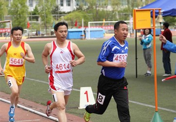 2014年吉林大学运动会，我院运动员男子800米