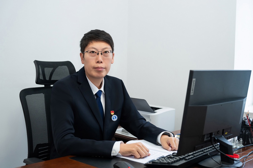 党委书记杨进