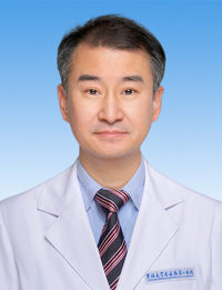 李然伟